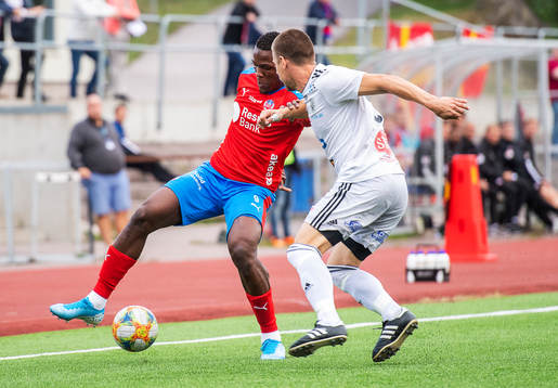 Oskarshamns Johan Niklasson och Helsingborgs Alhaji Gero