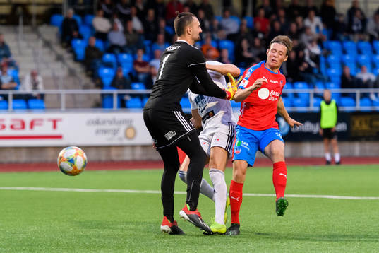 Oskarshamns målvakt Filippos Sachsanidis och Helsingborgs