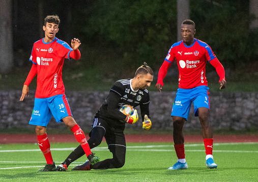 Oskarshamns målvakt Filippos Sachsanidis och Helsingborgs