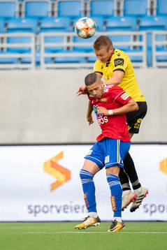 Ahmed El-Amrani of Skeid and Henrik Robstad of Start