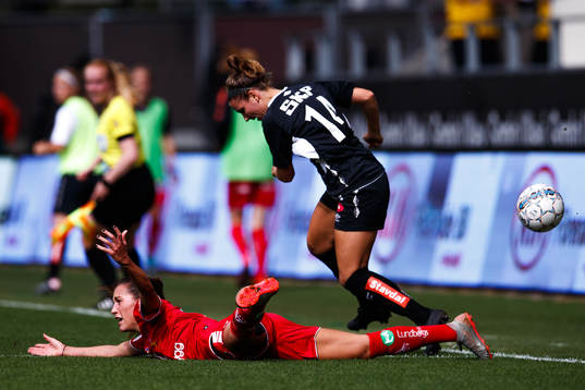 Linköpings Anna Oscarsson och Göteborgs Natalia Kuikka