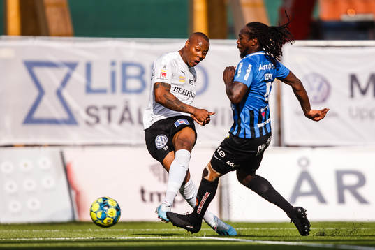 Örebros Carlos Strandberg gör 1-0