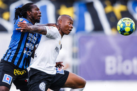 Sirius Kebba Ceesay och Örebros Carlos Strandberg