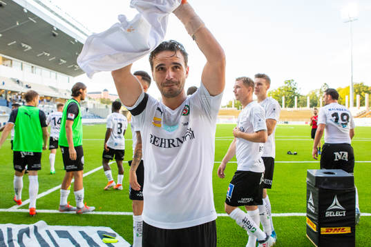 Örebros Nordin Gerzic jublar