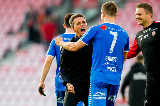 Simo Valakari, head coach of Tromsø, and Morten Gamst Pedersen celebrate