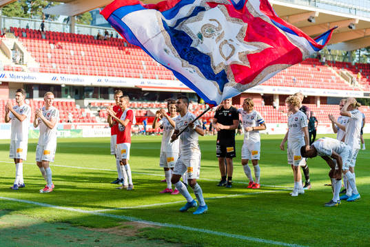 Örgrytes spelare jublar
