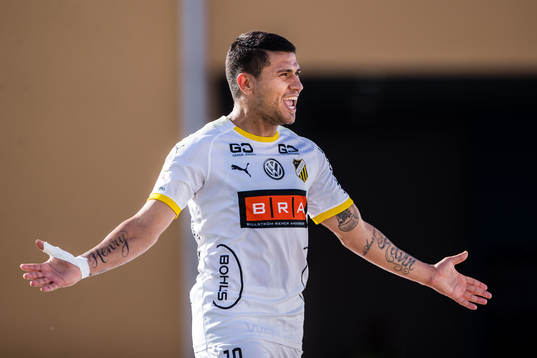 Häckens Paulinho jublar efter 0-2
