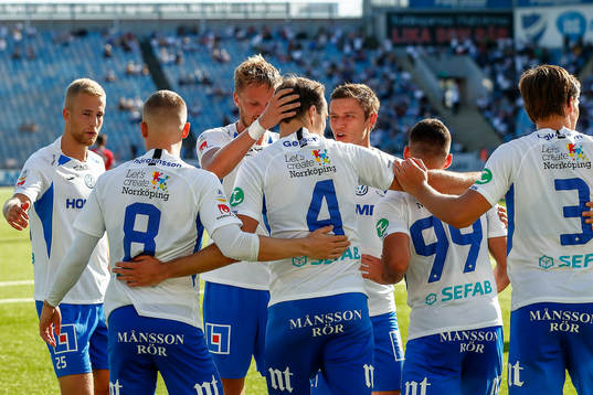 IFK Norrköpings spelare jublar