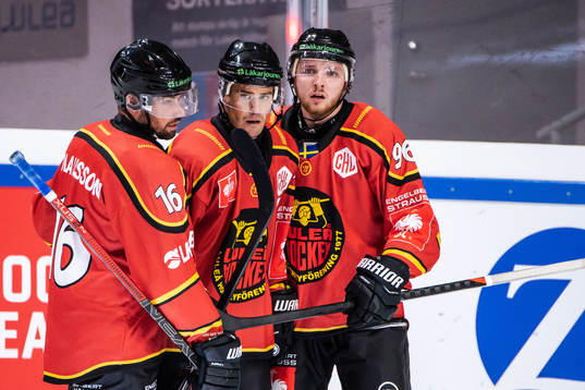 Karl Fabricius of Luleå celebrate with teammates