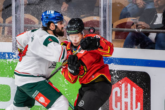 Brady Lamb of Augsburger Panthers and Einar Emanuelsson of