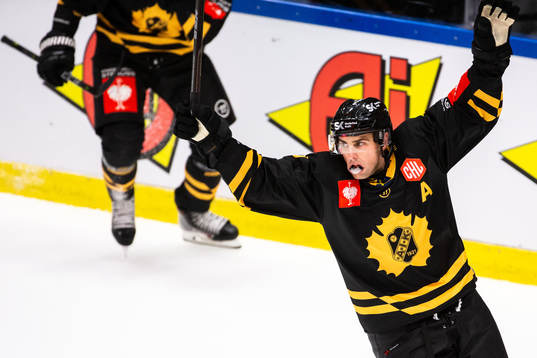 Joakim Lindström of Skellefteå celebrate