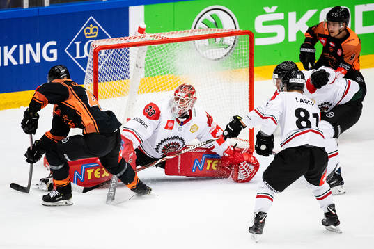 Sebastian Collberg of Graz99ers scores 2-2 behind