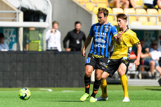 Sirius Niklas Busch Thor och Elfsborgs Simon Olsson