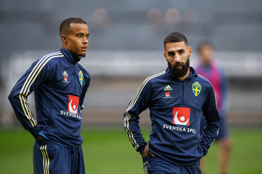 Robin Quaison and Jimmy Durmaz of the Swedish national