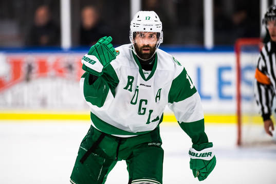 Rögles Taylor Matson  utan klubba