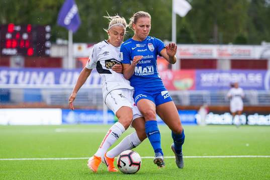 Göteborgs Emma Koivisto och Eskilstunas Julia Tunturi i