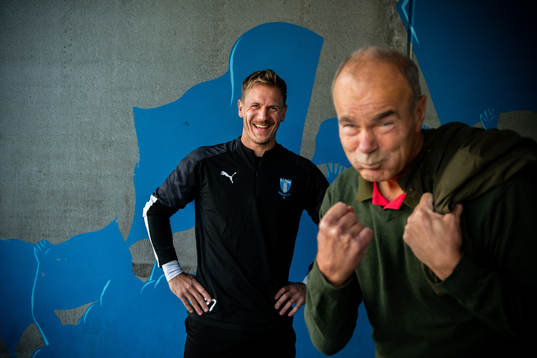 Malmö FFs målvakt Johan Dahlin och den före detta Malmö FF målvakten Jan Janne Möller poserar för ett porträtt den 11 september 2019 i Malmö.