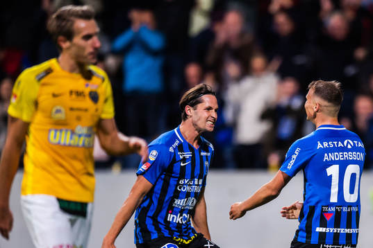 Sirius Philip Haglund och Elias Andersson jublar