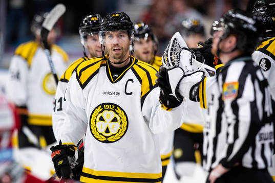 Brynäs Anton Rödin jublar