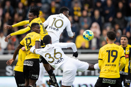 s Chinedu Obasi och Henok Goitom