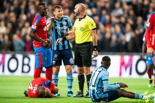 Helsingborgs Andreas Granqvist och Alhaji Gero samt