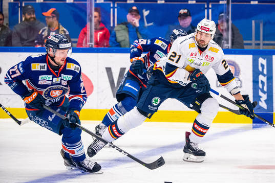 Växjös Martin Lundberg och Djurgårdens Patrik Berglund