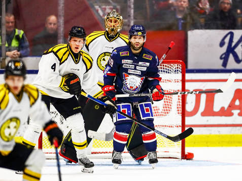 Brynäs Niclas Lundgren , Brynäs målvakt Joacim Eriksson