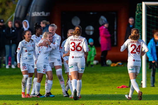 Rosengårds spelare jublar efter 0-3