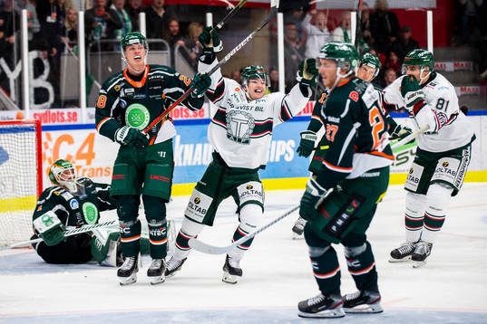 Tingsryds Jakob Heljemo och Filip Owesson jublar
