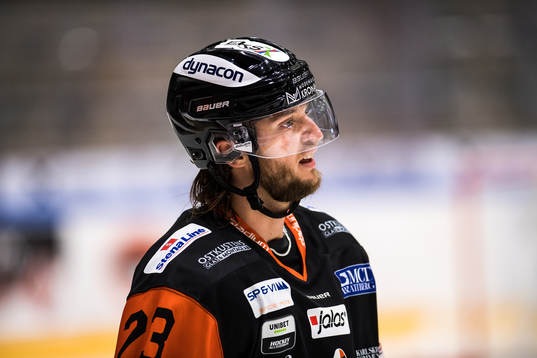 Karlskronas Daniel Norbe ishockeymatchen i