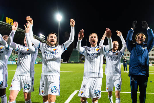 Djurgårdens Kevin Walker och Jonathan Ring jublar med