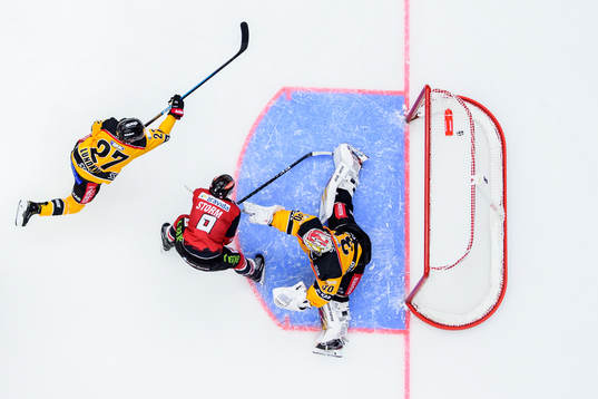 Malmö Redhawks Frederik Storm gör 2-0 bakom Luleås