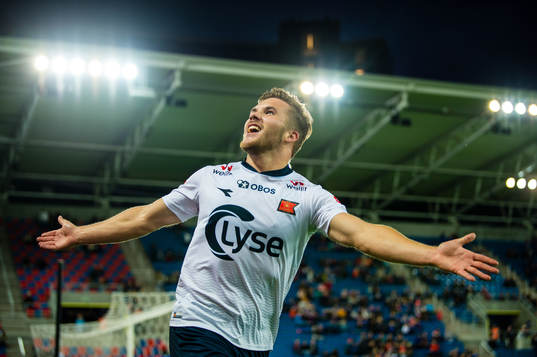 Benjamin Kallman of Viking celebrates after scoring the 0-4 goal