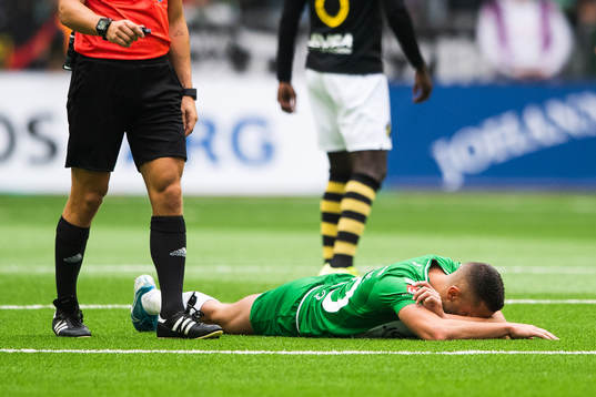 Hammarbys Nikola Djurdjic ligger ner