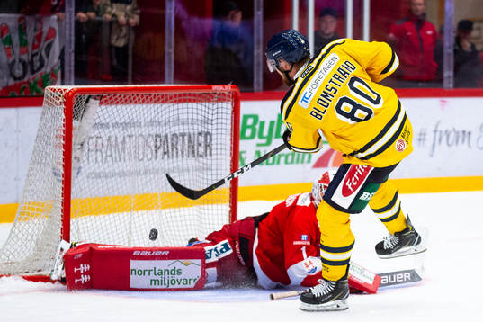 Södertäljes Ludwig Blomstrand jag mål på straff bakom