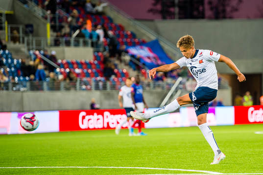 Adrian Nilsen Pereira of Viking scores the 0-3 goal