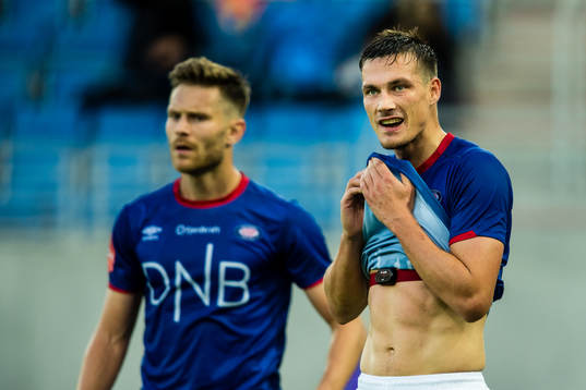 Matthias Vilhjalmsson and Johan Lædre Bjørdal of Vålerenga looks dejected