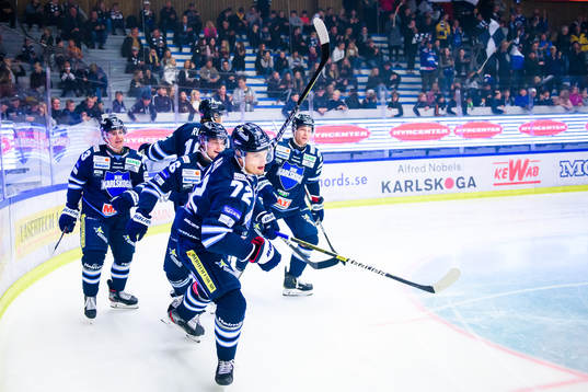 Karlskogas Filip Ahl jublar