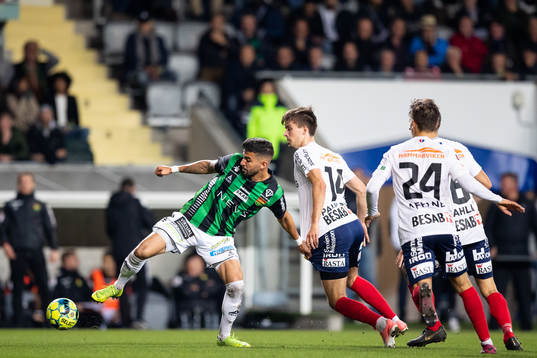 GAIS Paulo Marcelo och Örgrytes Daniel Paulson