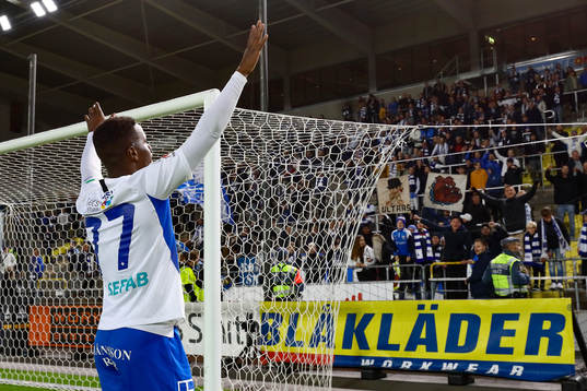 IFK Norrköpings Manasse Kusu jublar