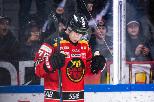 Luleås Arttu Ilomäki jublar