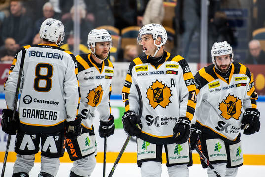 Skellefteås Joakim Lindström jublar