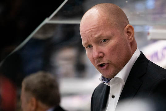 s assisterande tränare Jonas Holmström
