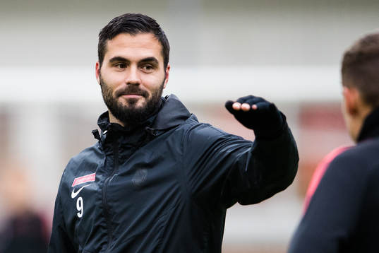 AFC Eskilstunas Denni Avdic innan fotbollsmatchen i