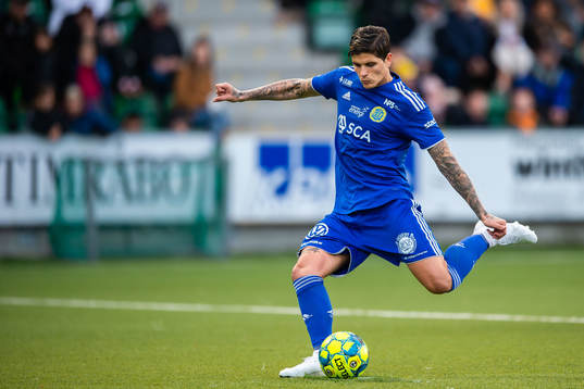 Sundsvalls David Batanero gör 1-1 på straff