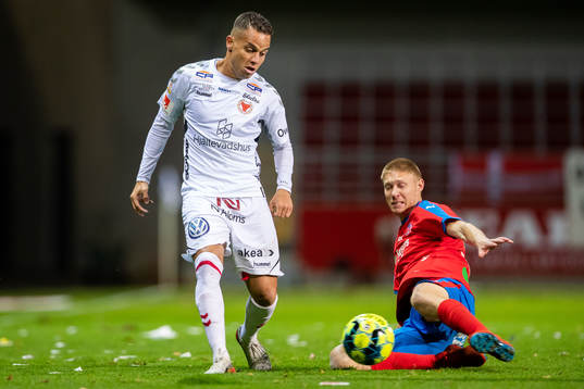 Kalmars Rafael Gimenes Da Silva och Helsingborgs Markus
