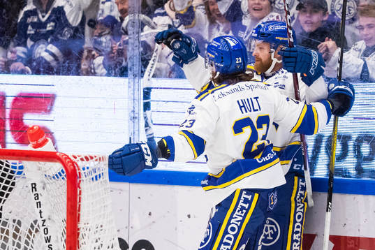 Leksands Mattias Ritola och André Hult jublar