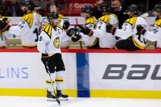 Brynäs Samuel Asklöf jublar