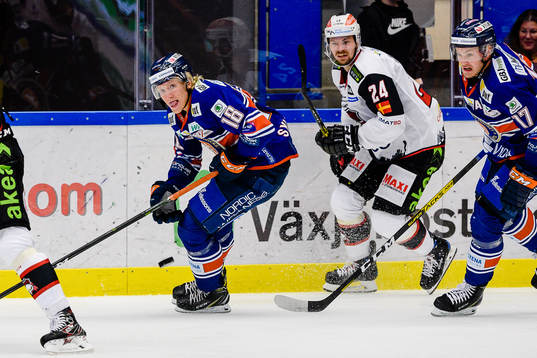 Växjös Marcus Sylvegård och Malmö Redhawks Emil Molin