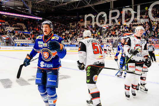 Växjös Richard Gynge jublar